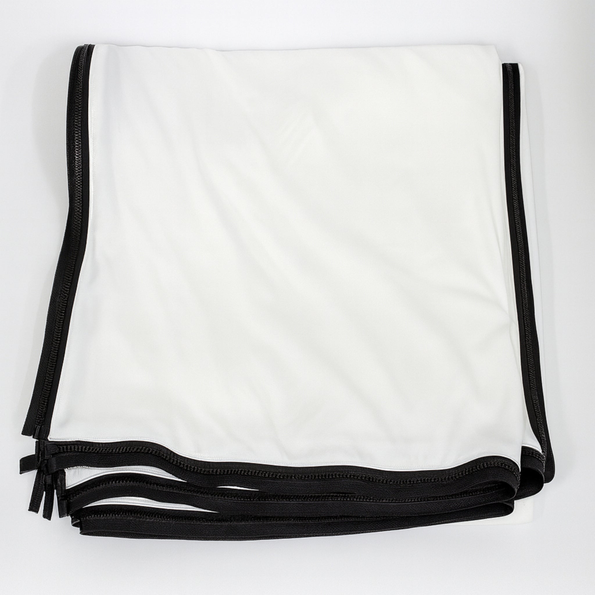 Elite Outdoor Movies 20' Professional Outdoor Cinema System