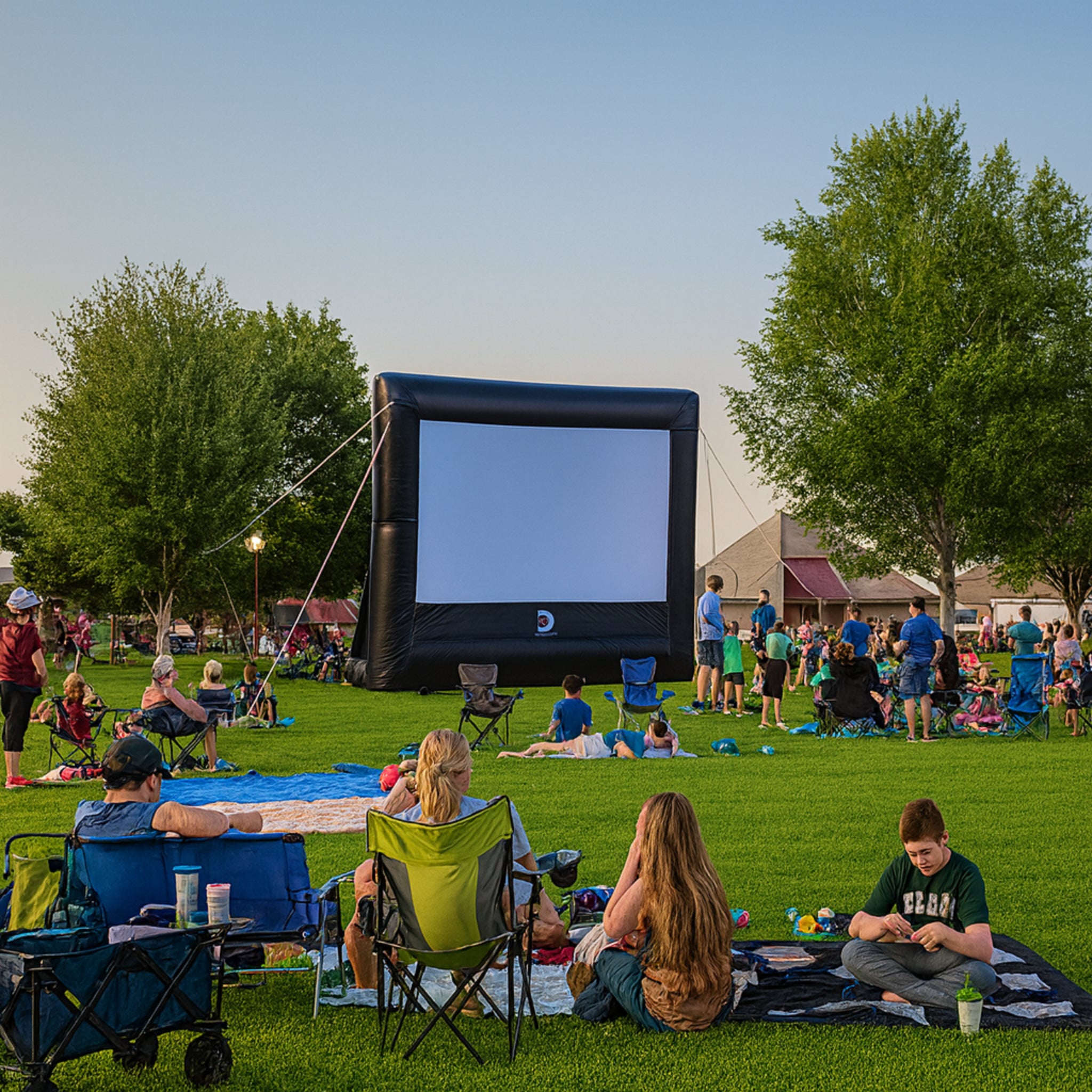 Elite Outdoor Movies 20' Professional Outdoor Cinema System