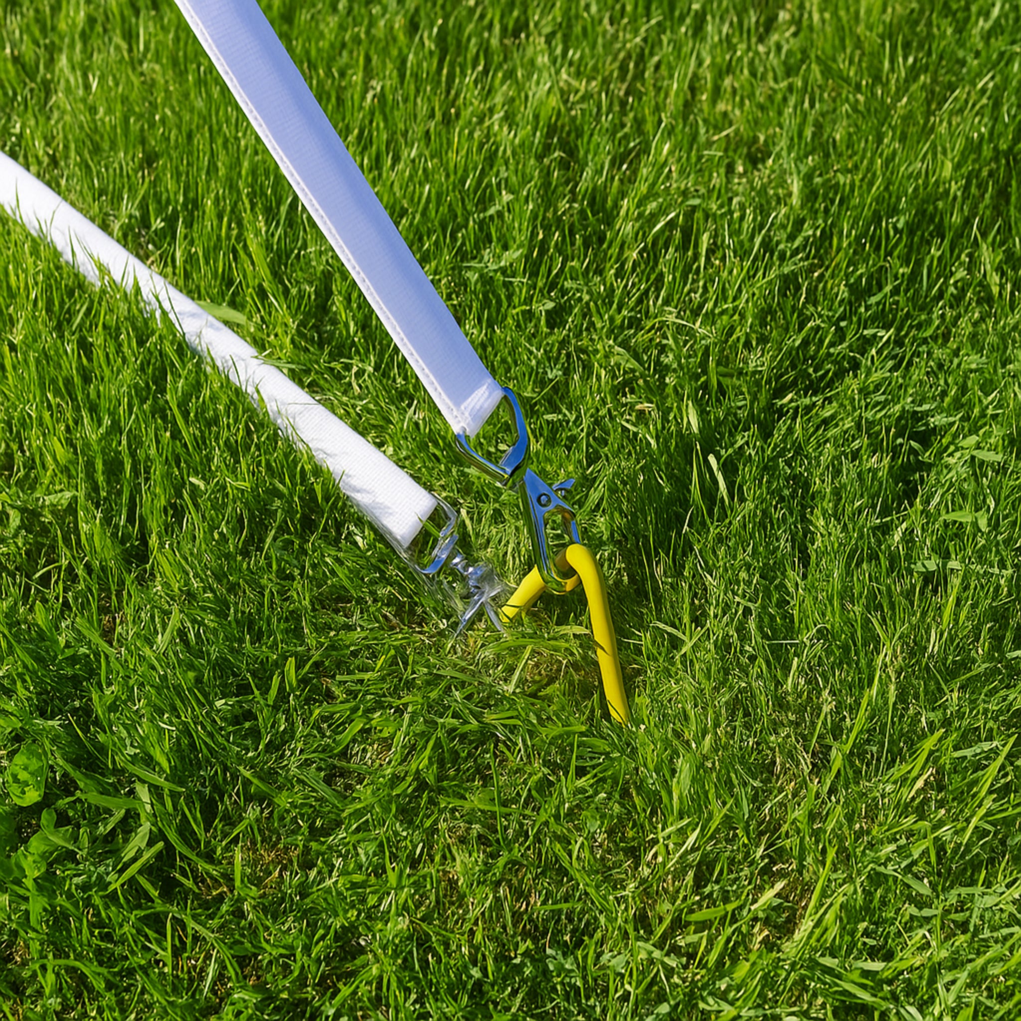 Elite Outdoor Movies Professional 17' Inflatable Screen