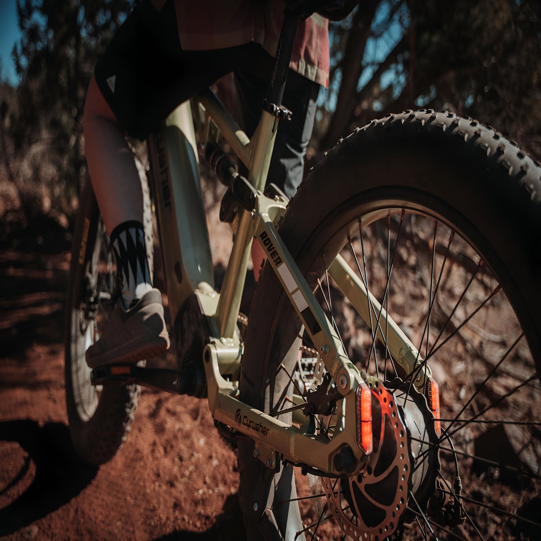 Cyrusher Rover Step-Over Full-Suspension E-Bike